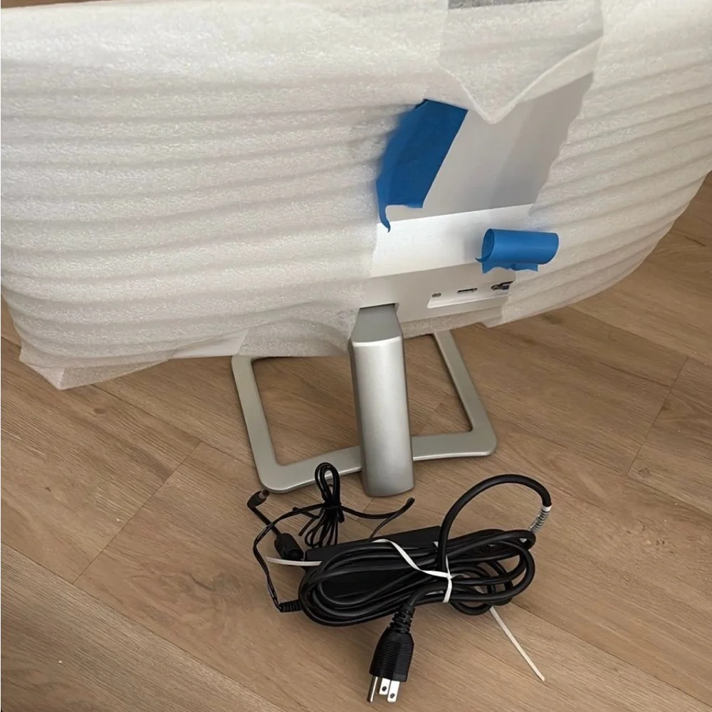 WHITE HP Monitor with HDMI and VGA Ports